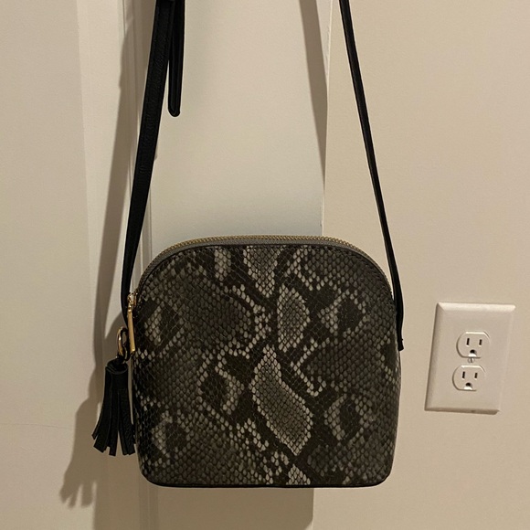 Crossbody Animal Print - Picture 1 of 11